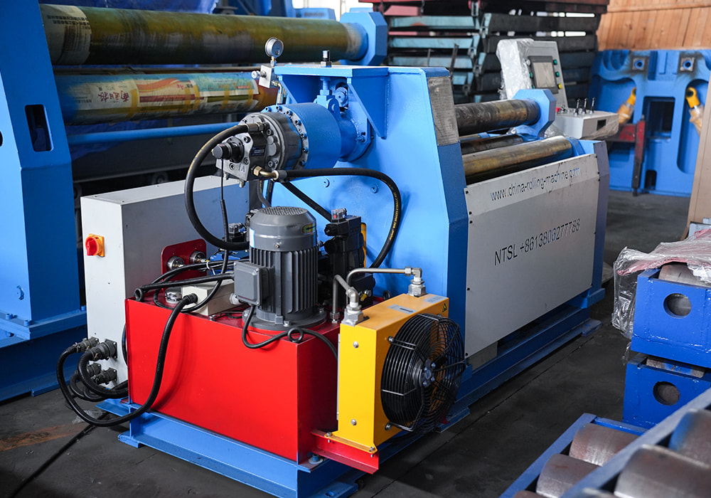 HDLW12-8×1000 Curvadora CNC de Chapas de Cuatro Rodillos